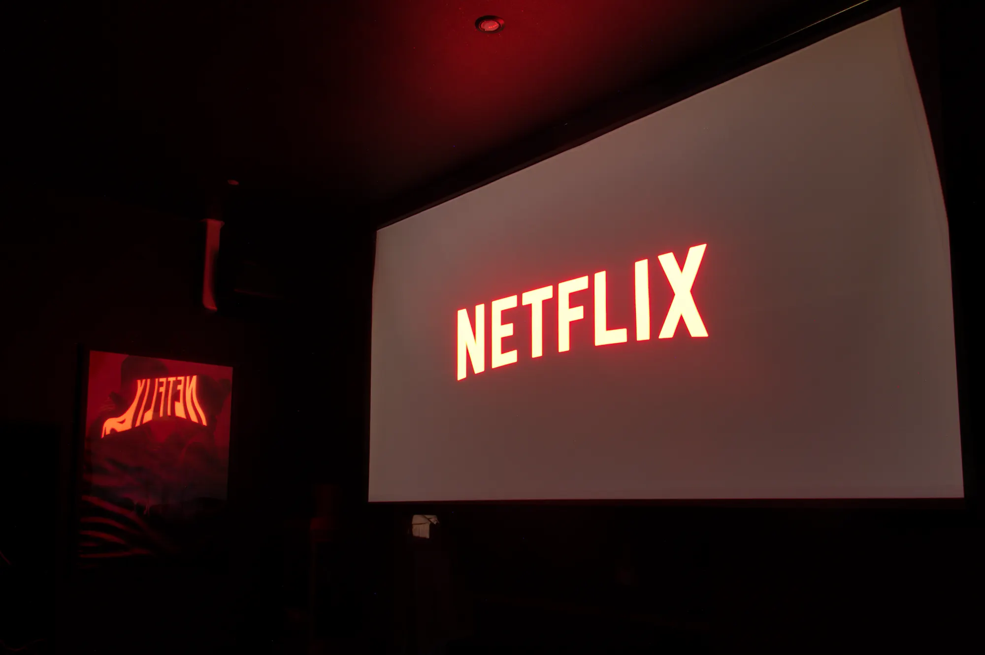 Écran cinéma 3 mètres de la Cinéma Room à Salon-de-Provence
